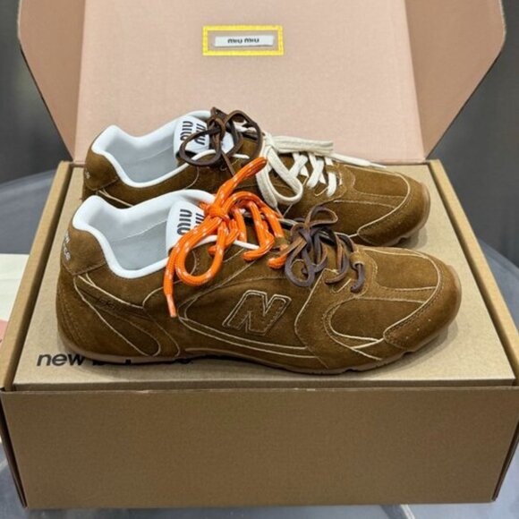 Miu Miu x New Balance 530 SL Sneakers - Picture 1 of 9